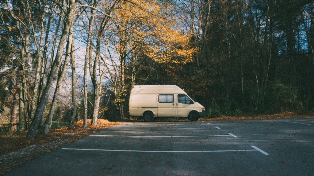Außerhalb Wiens zu parken, kann deutlich billiger als in der Stadt selbst sein. © Tobias Tullius / Unsplash